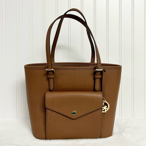 Michael Kors Handbags - Michael Kors Jet Set Pocket Tote medium multifunction